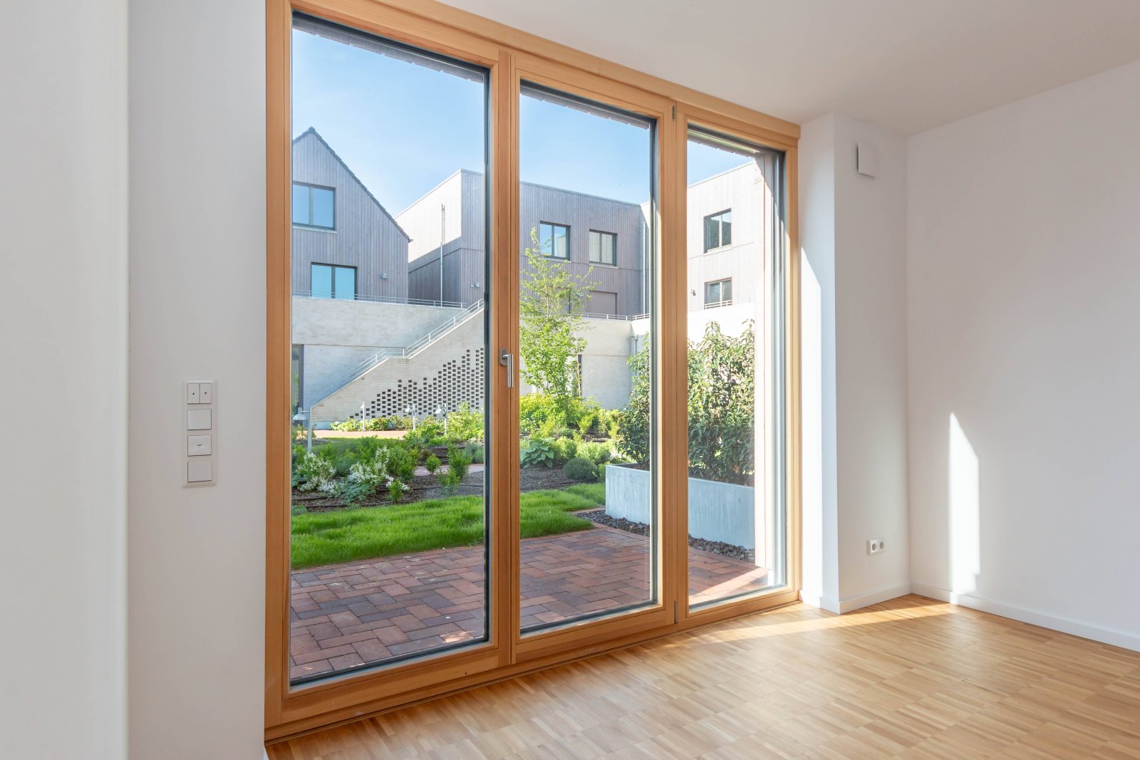 Wohnzimmer mit Blick nach draußen Wohnzimmer mit Blick nach draußen