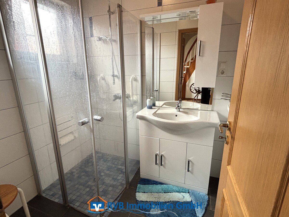 Bad mit bodengleicher Dusche im Erdgeschoss