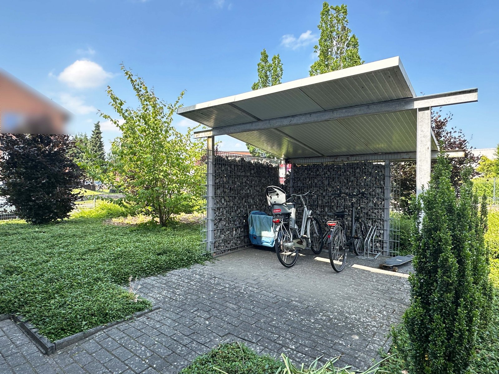 Unterstand Fahrräder