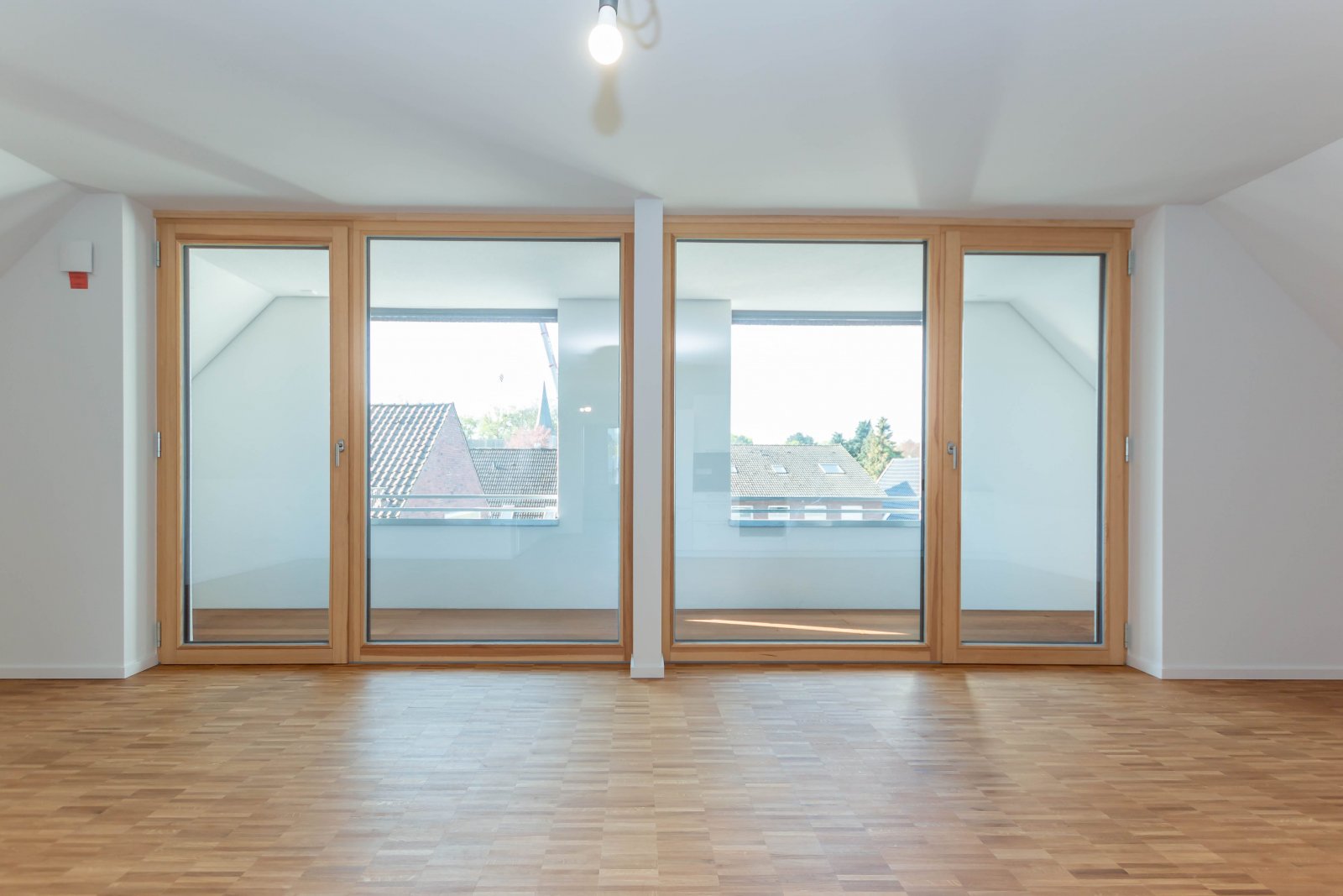 Wohnzimmer und Loggia Wohnzimmer und Loggia
