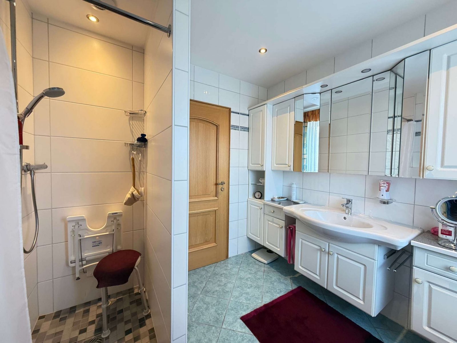 Badezimmer EG Badezimmer EG