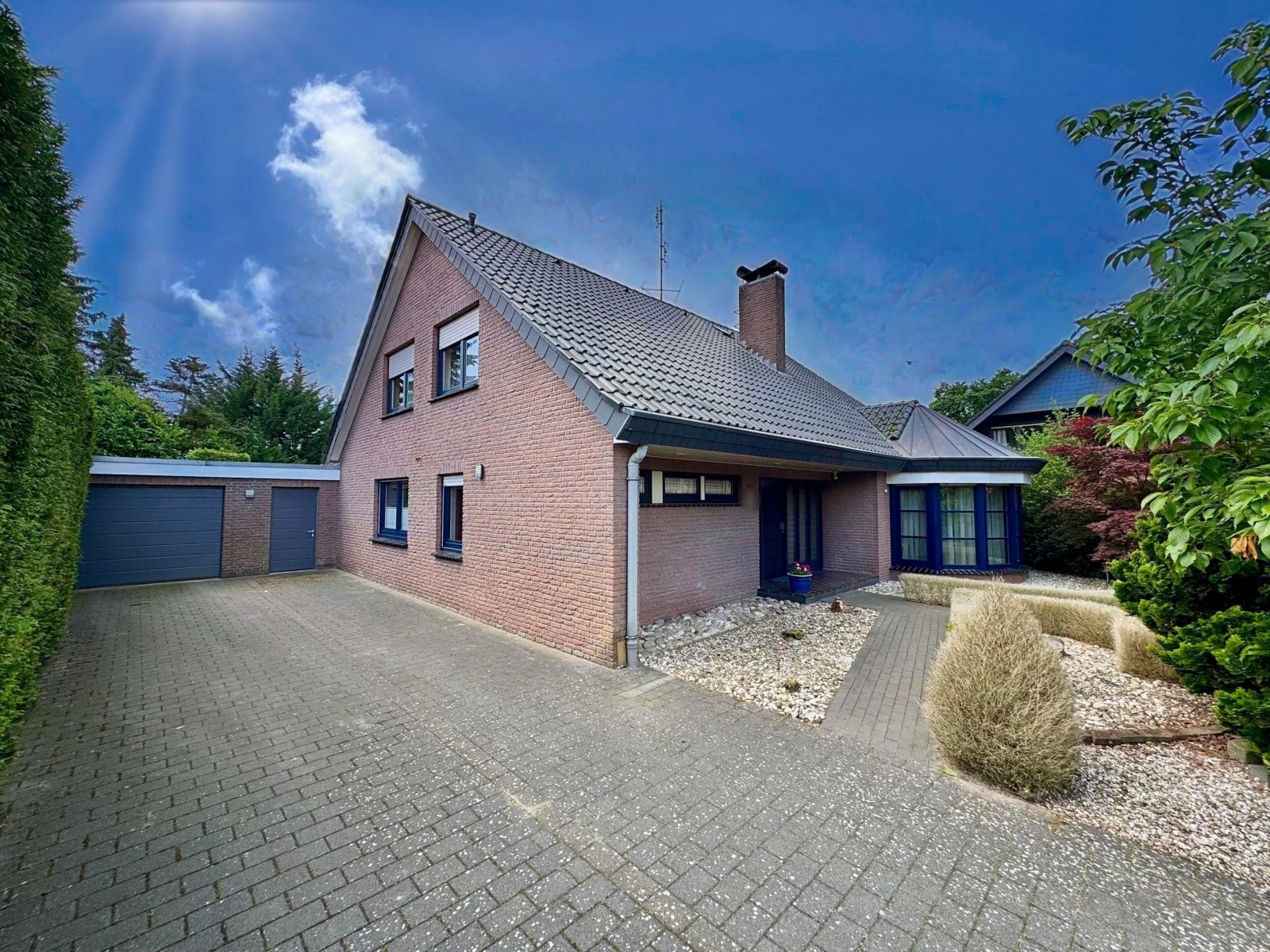 Emlichheim: Großzügiges Einfamilienhaus mit großem Grundstück in Emlichheim 