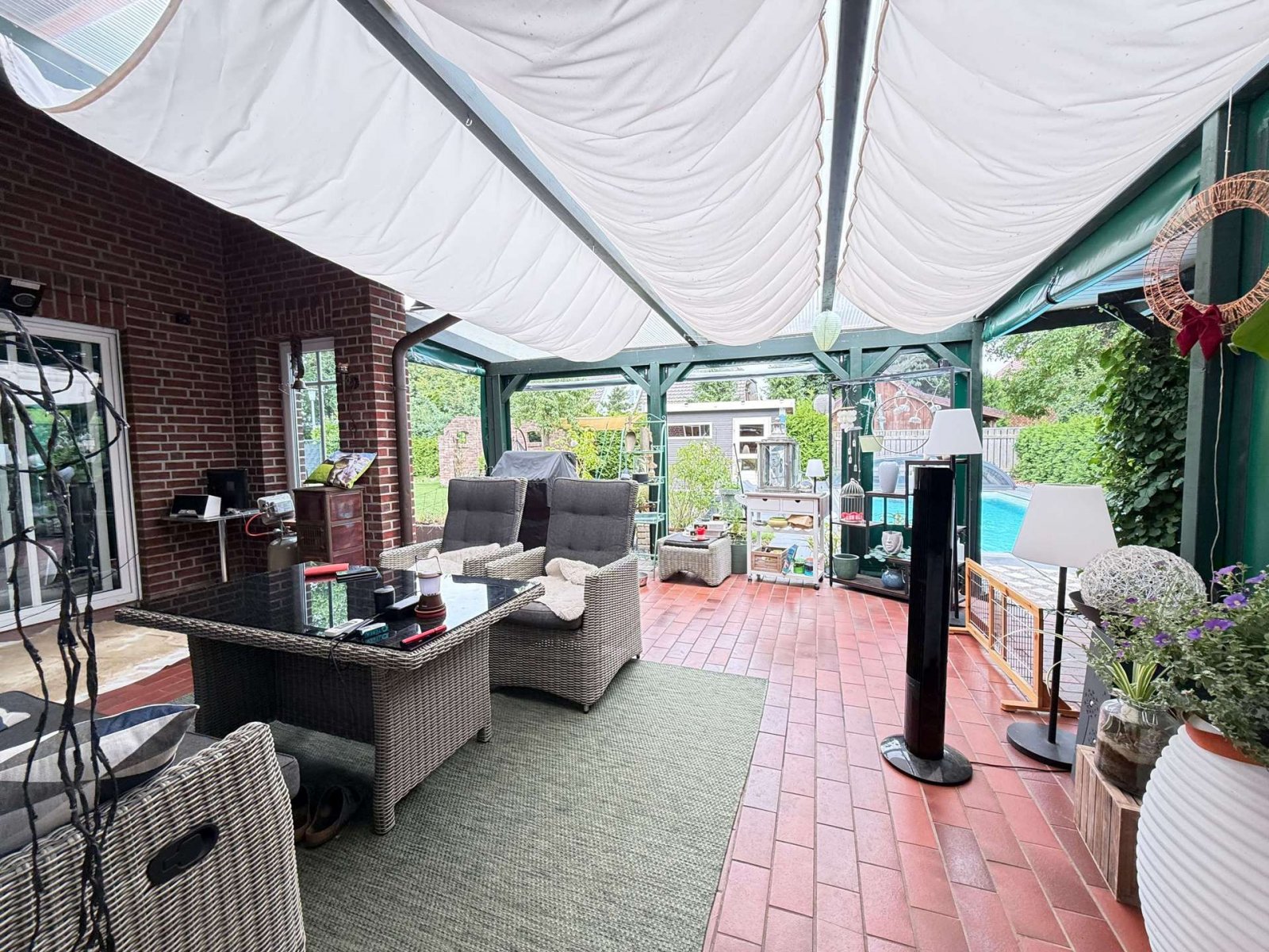 Überdachte Terrasse Überdachte Terrasse