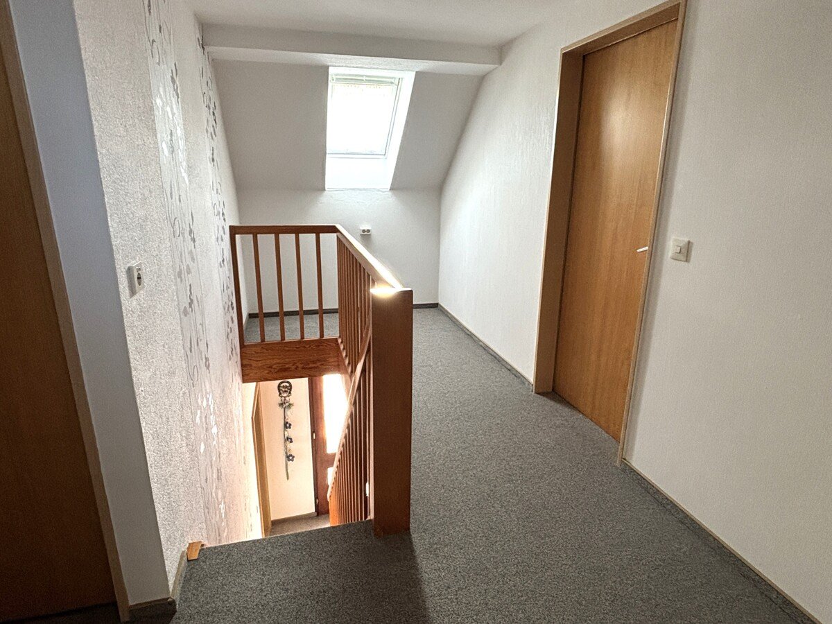 Treppenhaus/ Flur im Dachgeschoss Treppenhaus/ Flur im Dachgeschoss