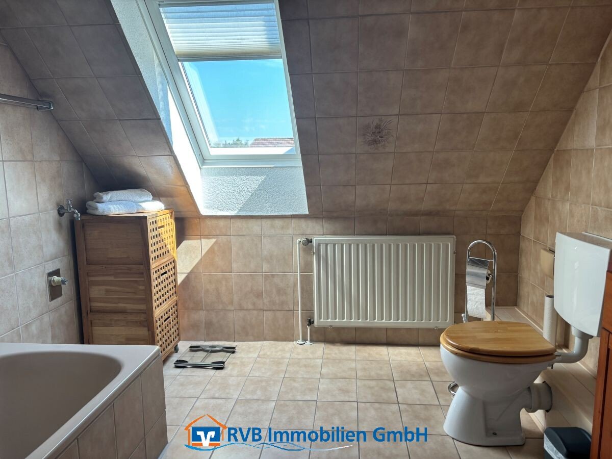 Badezimmer mit Waschmaschinenanschluss Badezimmer mit Waschmaschinenanschluss