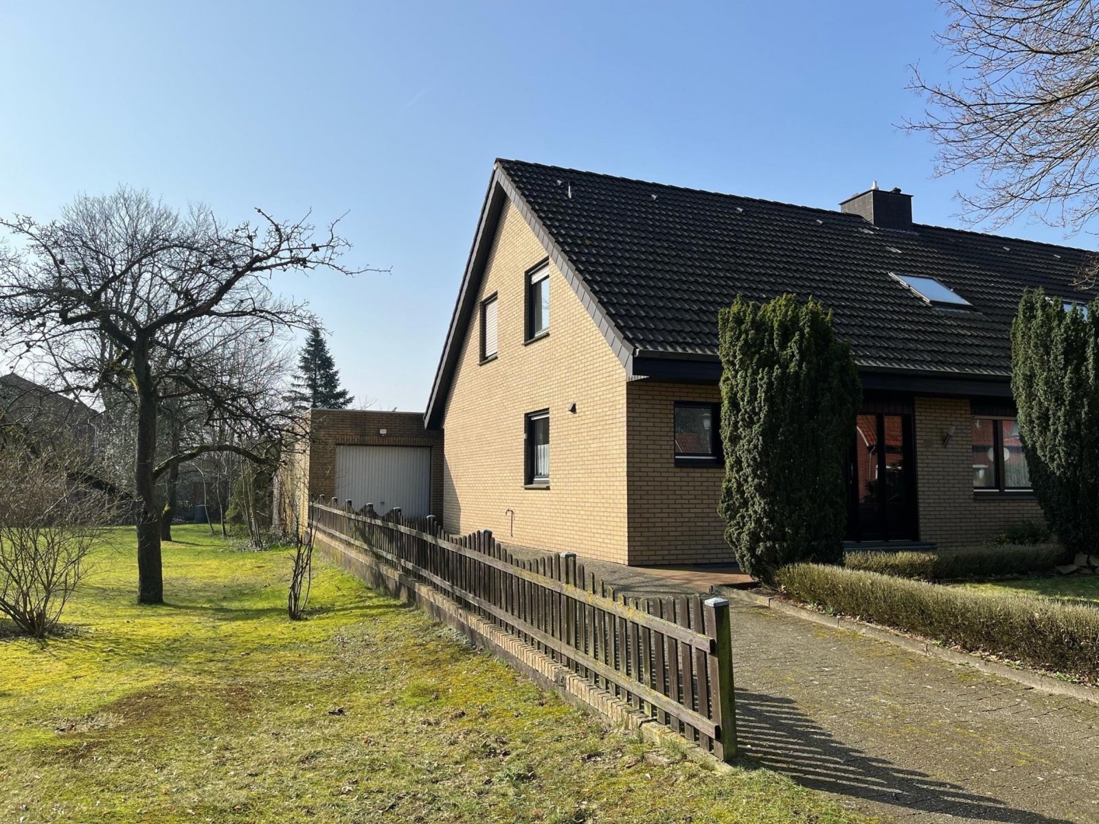 Vordere Ansicht Vordere Ansicht