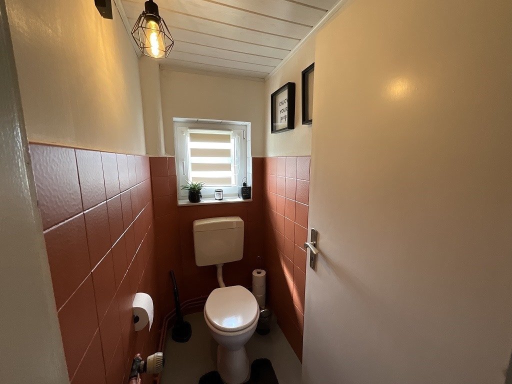 WC EG WC EG