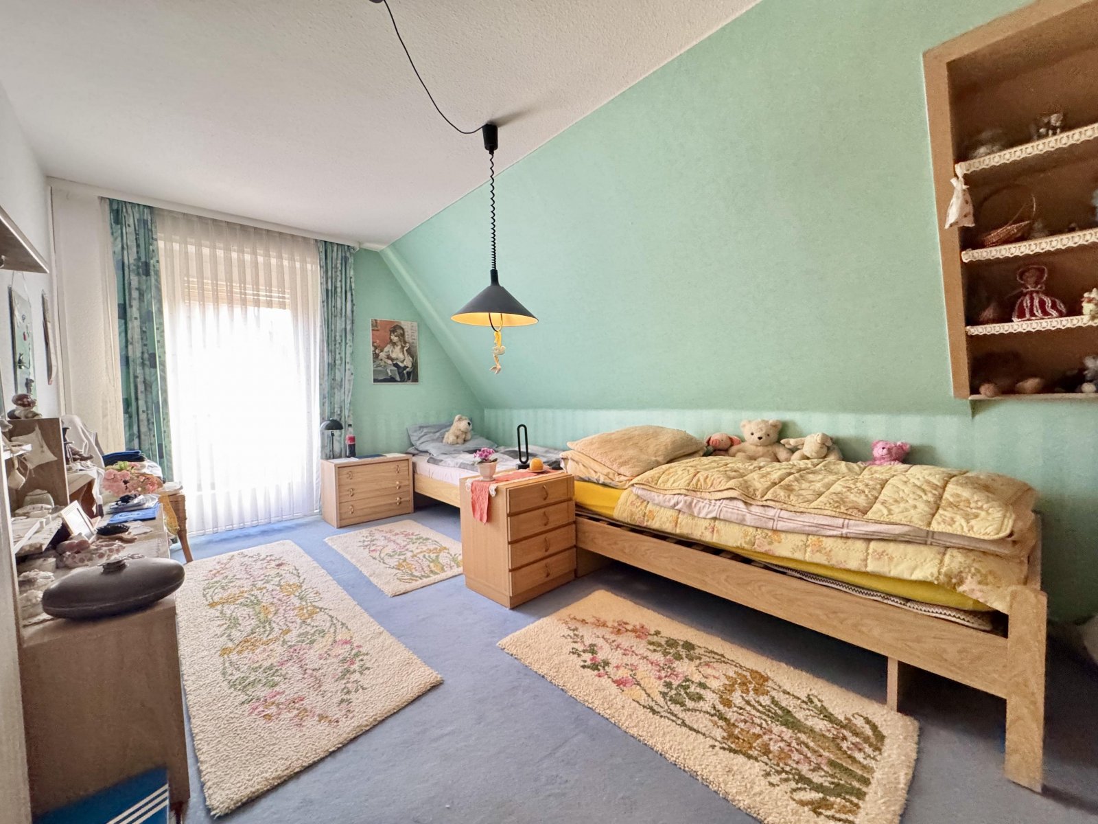 Zimmer 2 Dachgeschoss Zimmer 2 Dachgeschoss