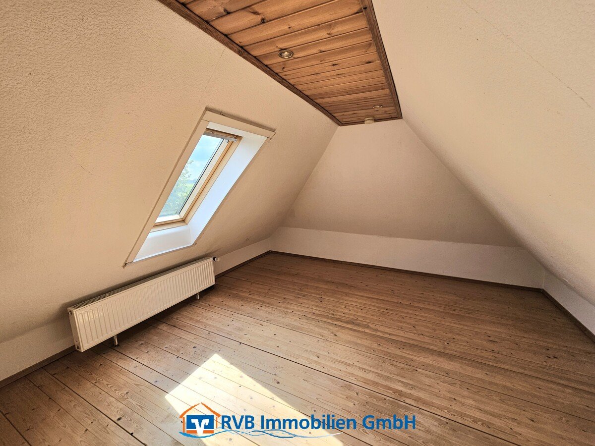 Raum I - Spitzboden Raum I - Spitzboden