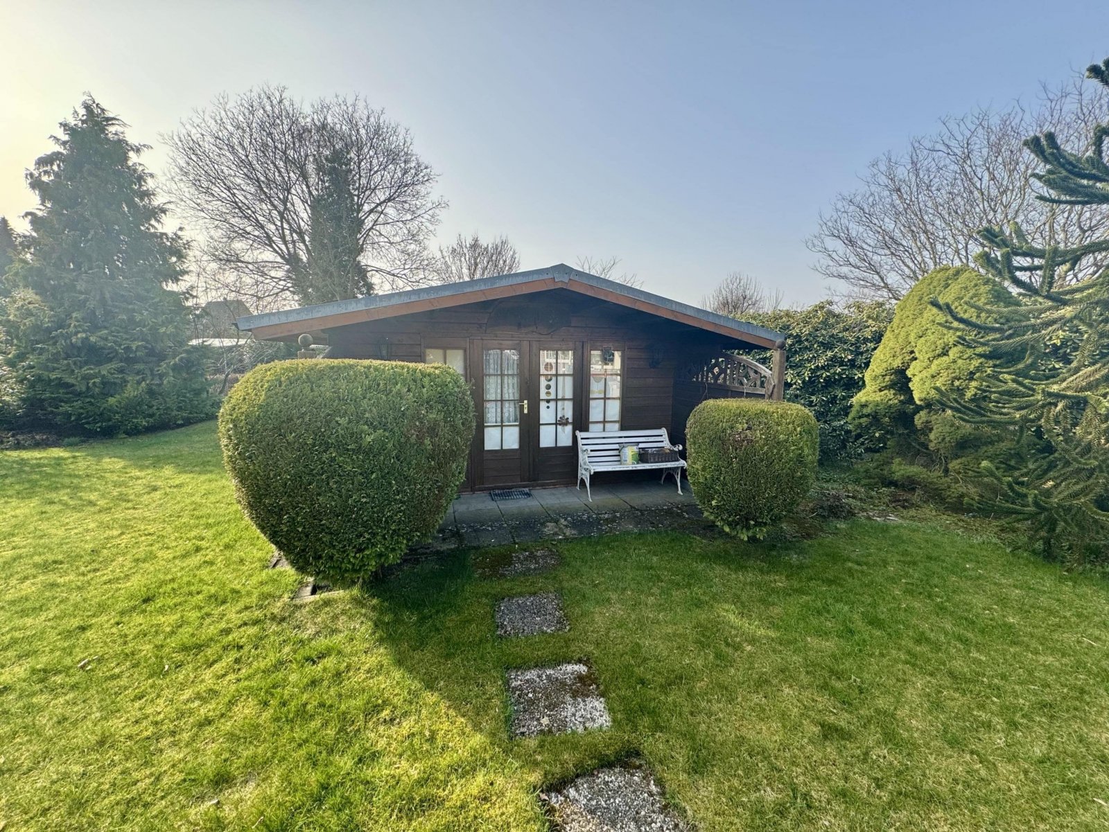 Garten mit Gartenhaus Garten mit Gartenhaus