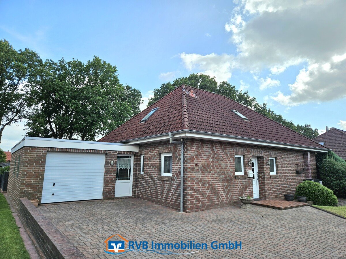 Auffahrt / Garage Auffahrt / Garage
