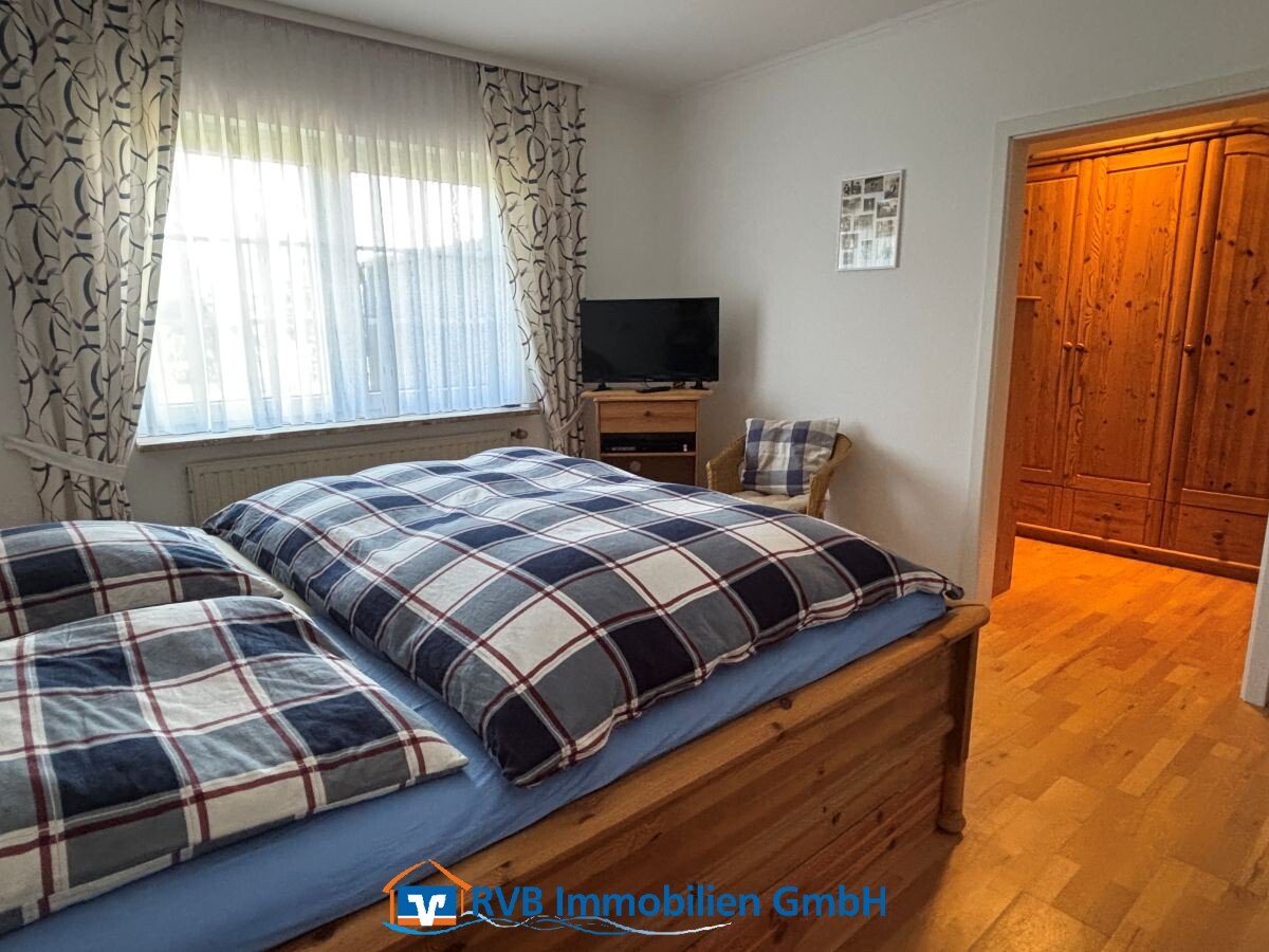 Schlafzimmer mit angrenzendem Ankleideraum Schlafzimmer mit angrenzendem Ankleideraum