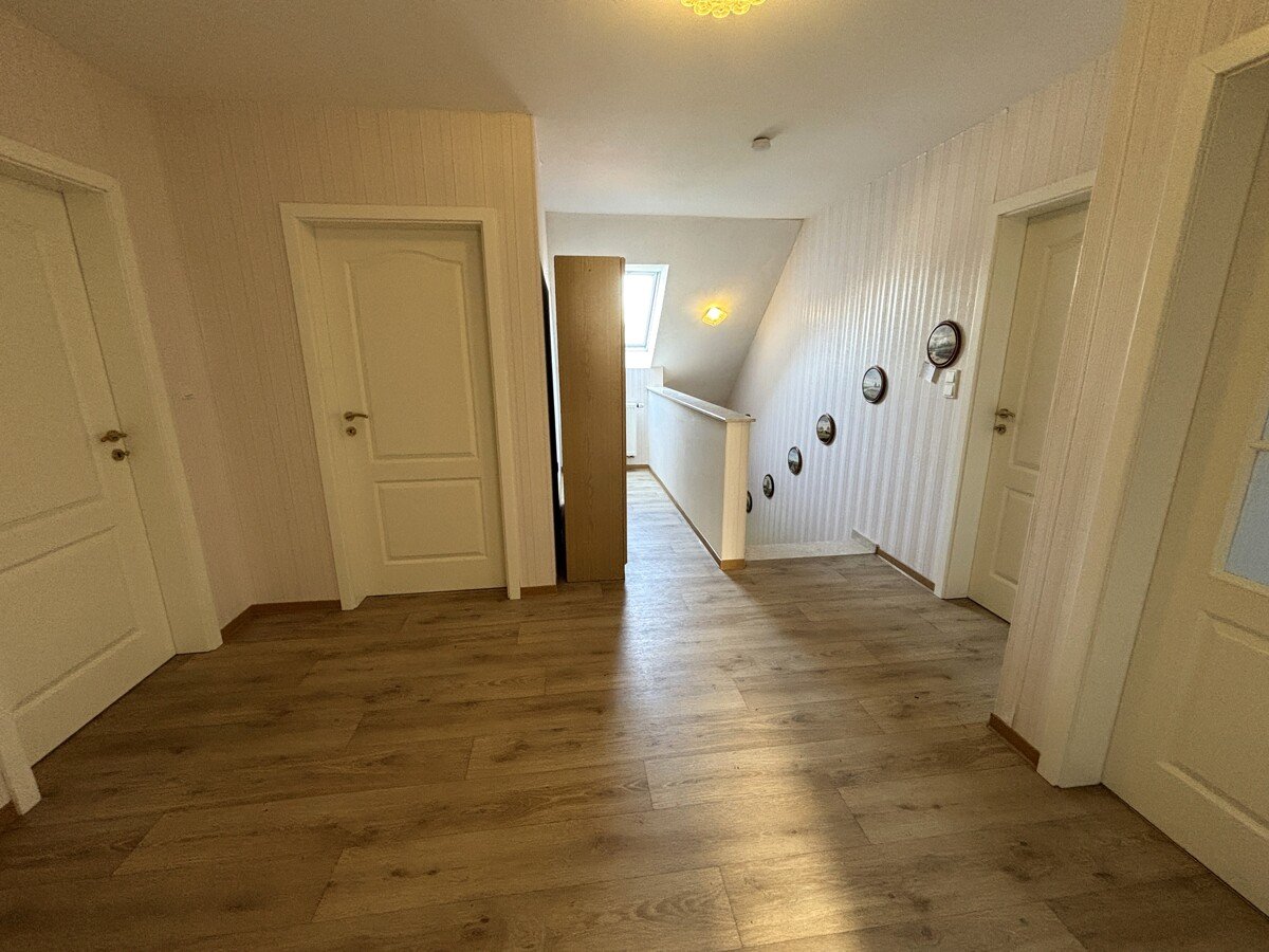 Treppenhaus / Flur Treppenhaus / Flur