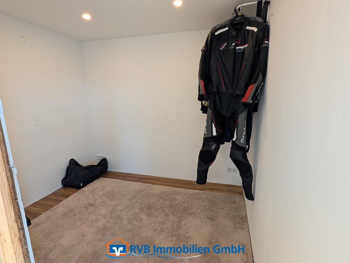 Ankleidezimmer direkt angrenzend Ankleidezimmer direkt angrenzend