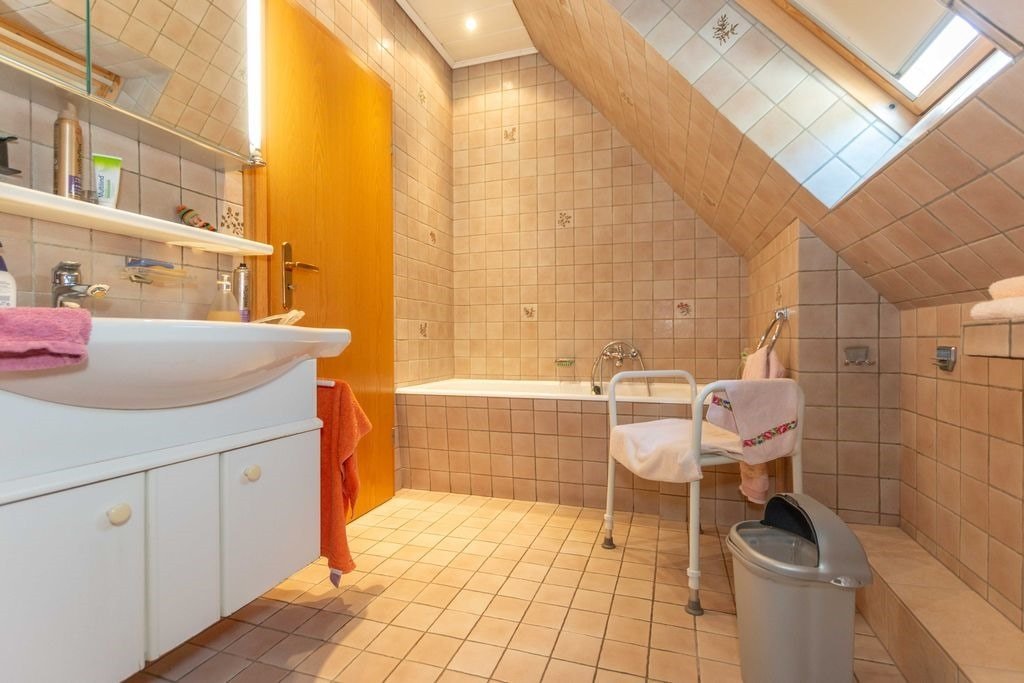 Badezimmer DG Badezimmer DG