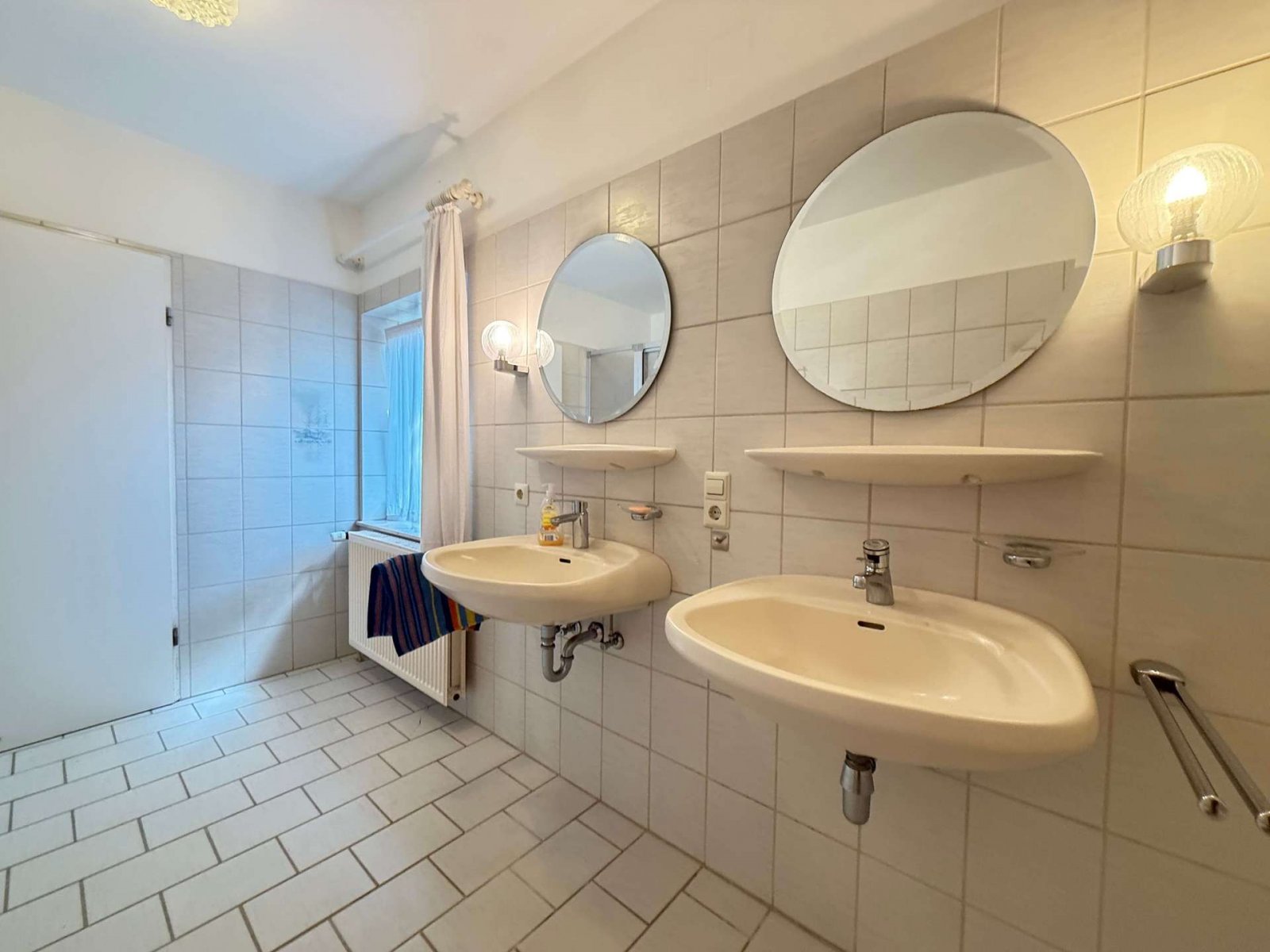 Badezimmer EG Badezimmer EG