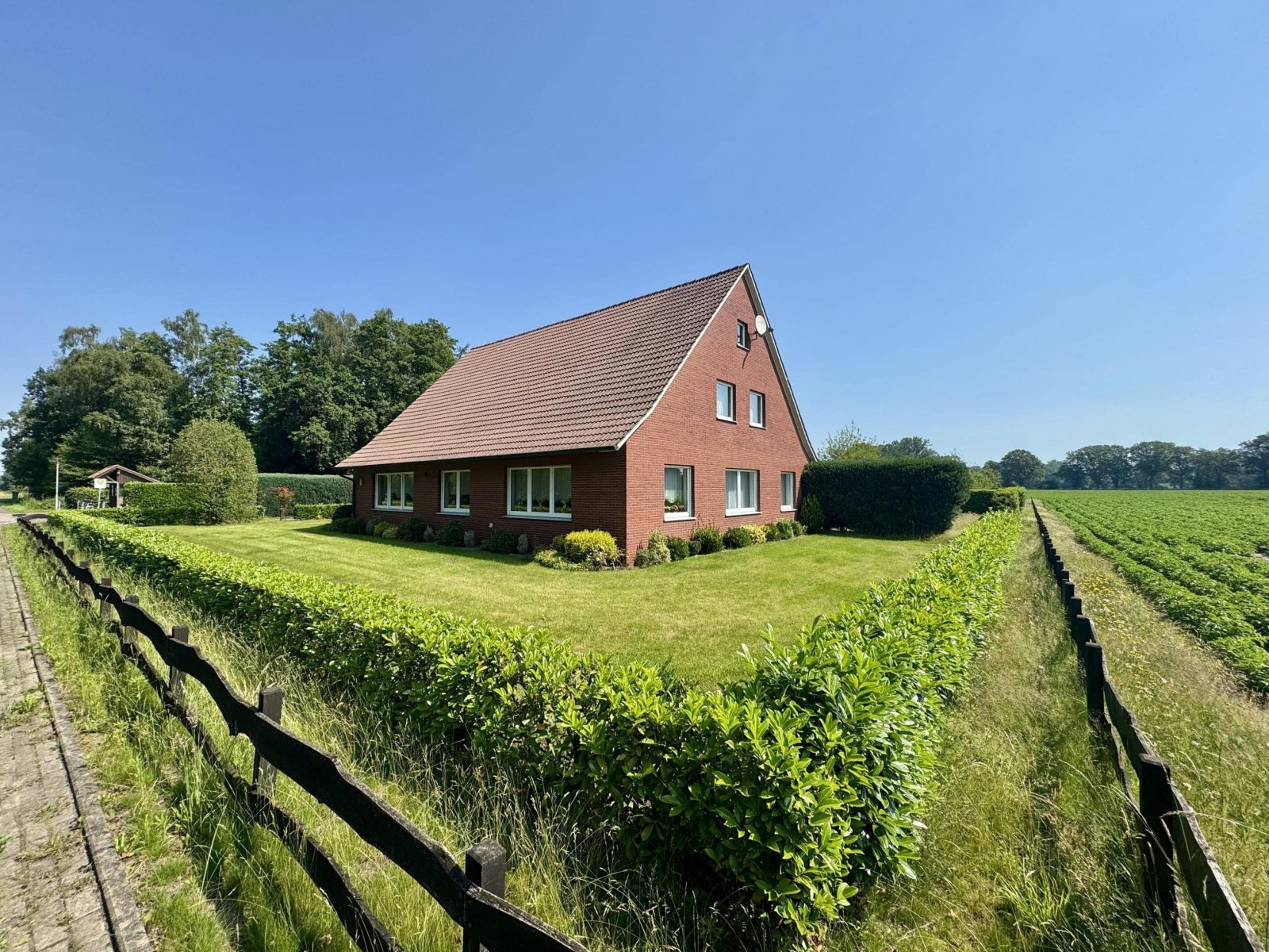 Straßenansicht