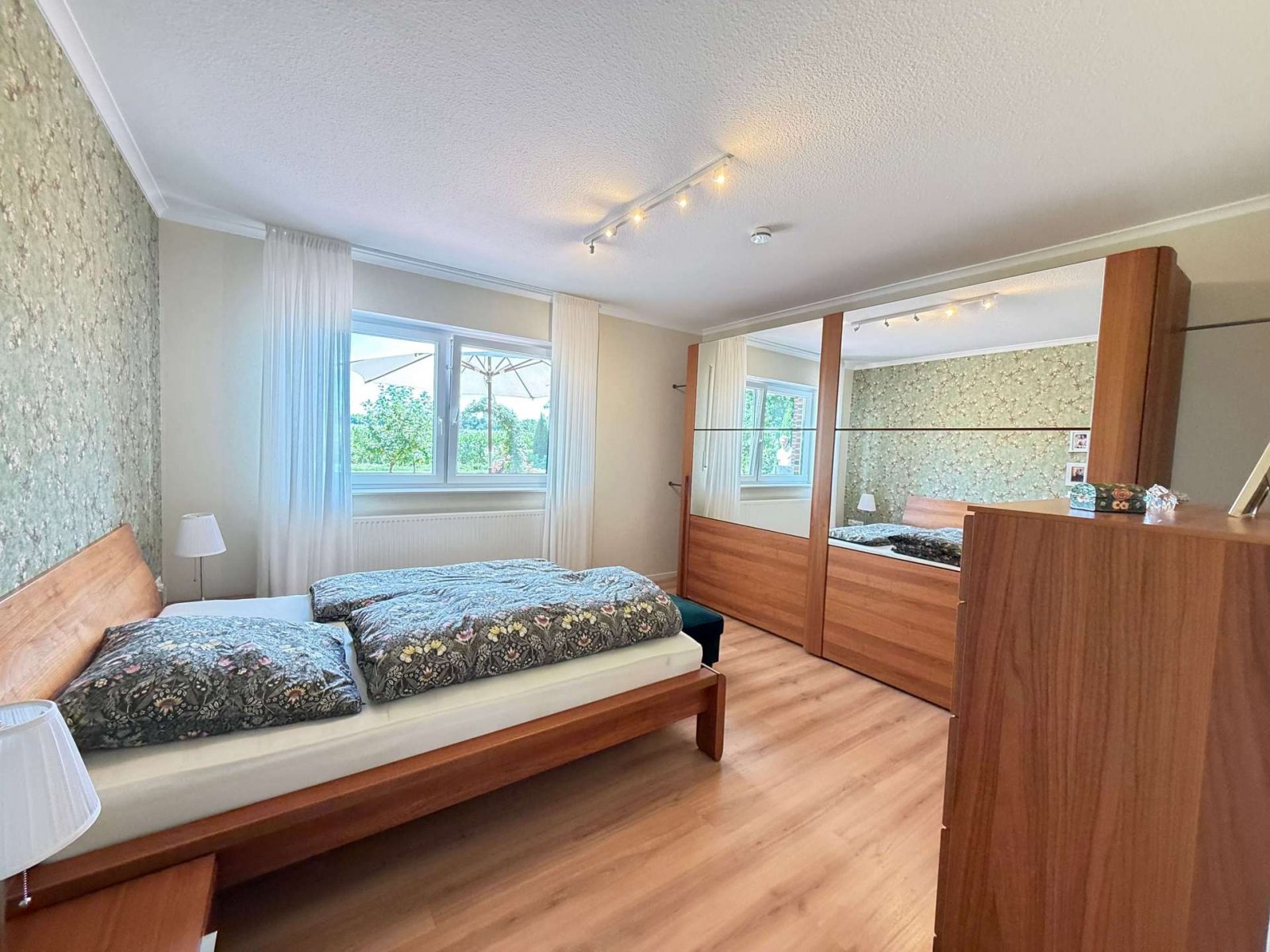Schlafzimmer EG Schlafzimmer EG
