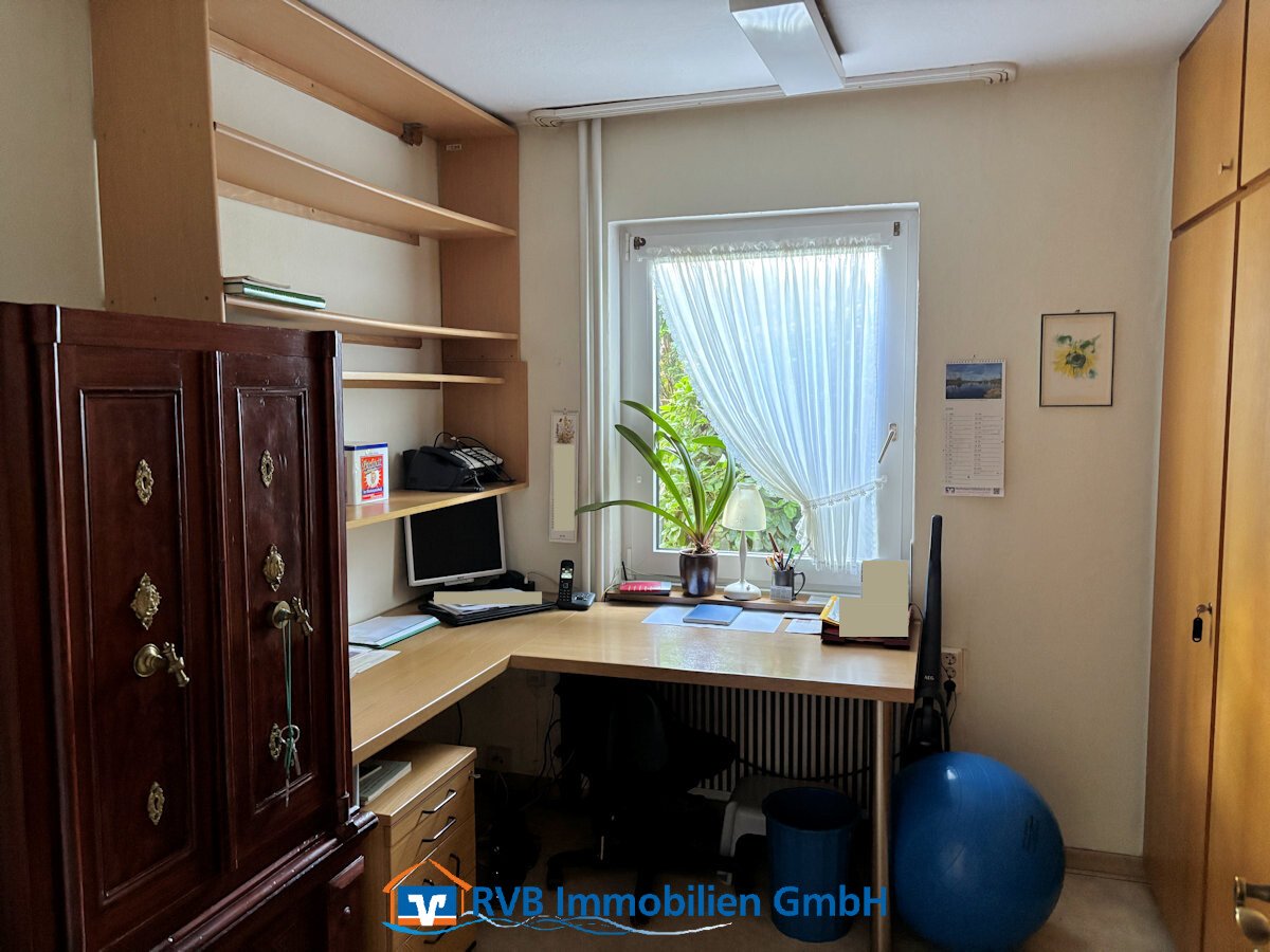 Arbeitszimmer im Erdgeschoss Arbeitszimmer im Erdgeschoss
