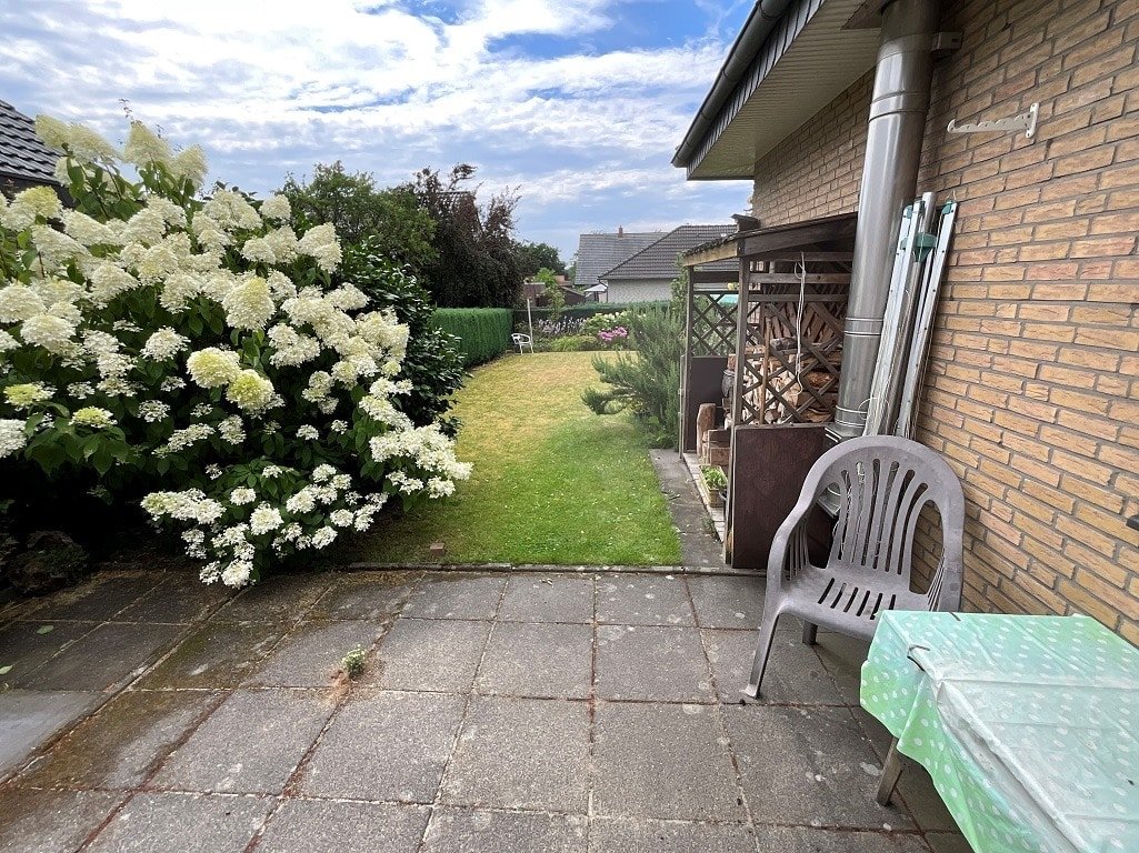 Ost-Terrasse, Seitlich am Haus Ost-Terrasse, Seitlich am Haus