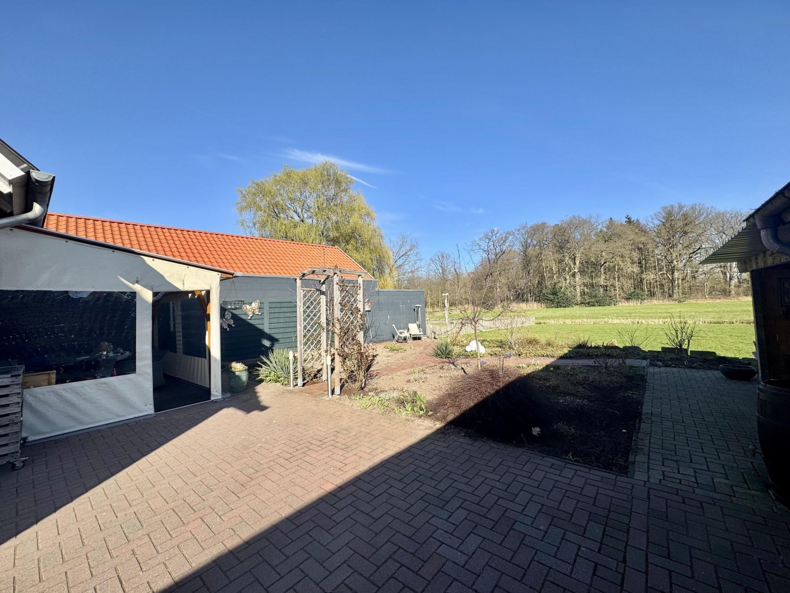 überdachte Terrasse/Garten überdachte Terrasse/Garten