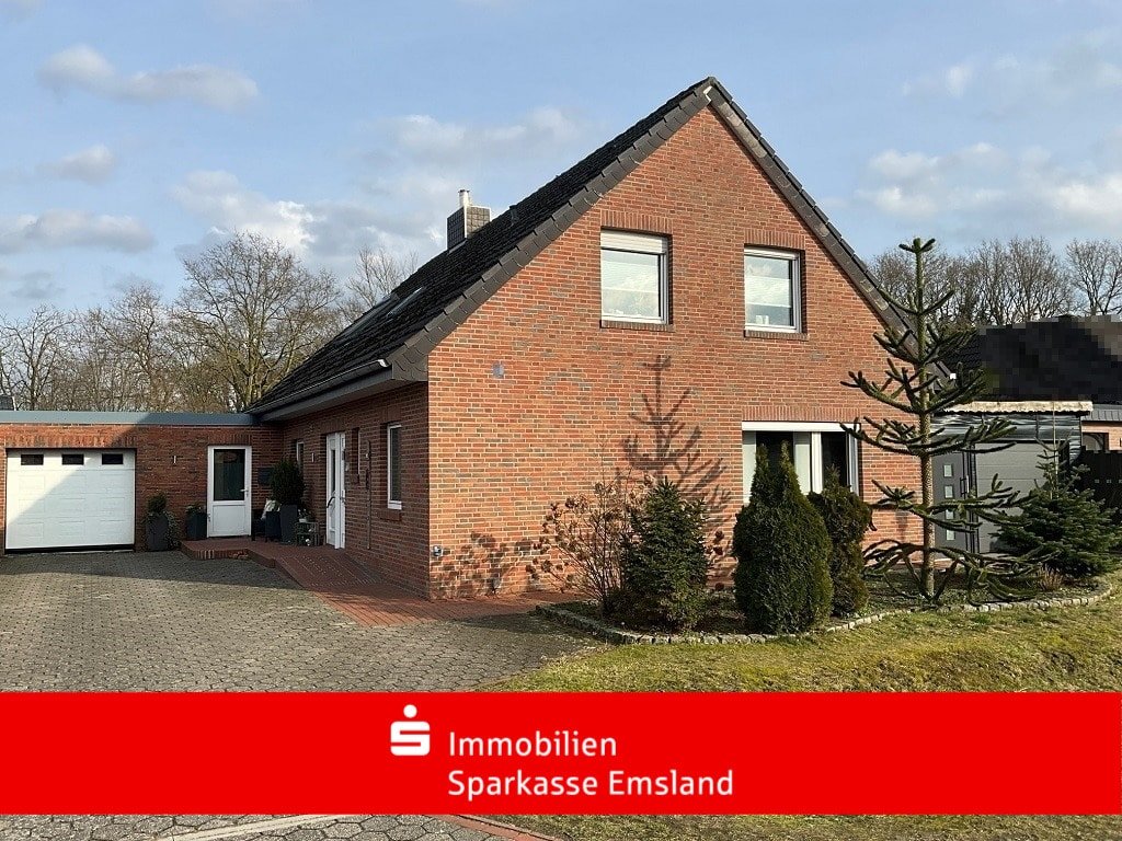 Surwold: Exklusives Einfamilienhaus mit großzügigem Raumkonzept 