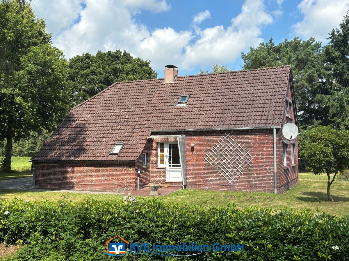 Friedeburg: Haus in Fast-Alleinlage Friedeburg: Haus in Fast-Alleinlage