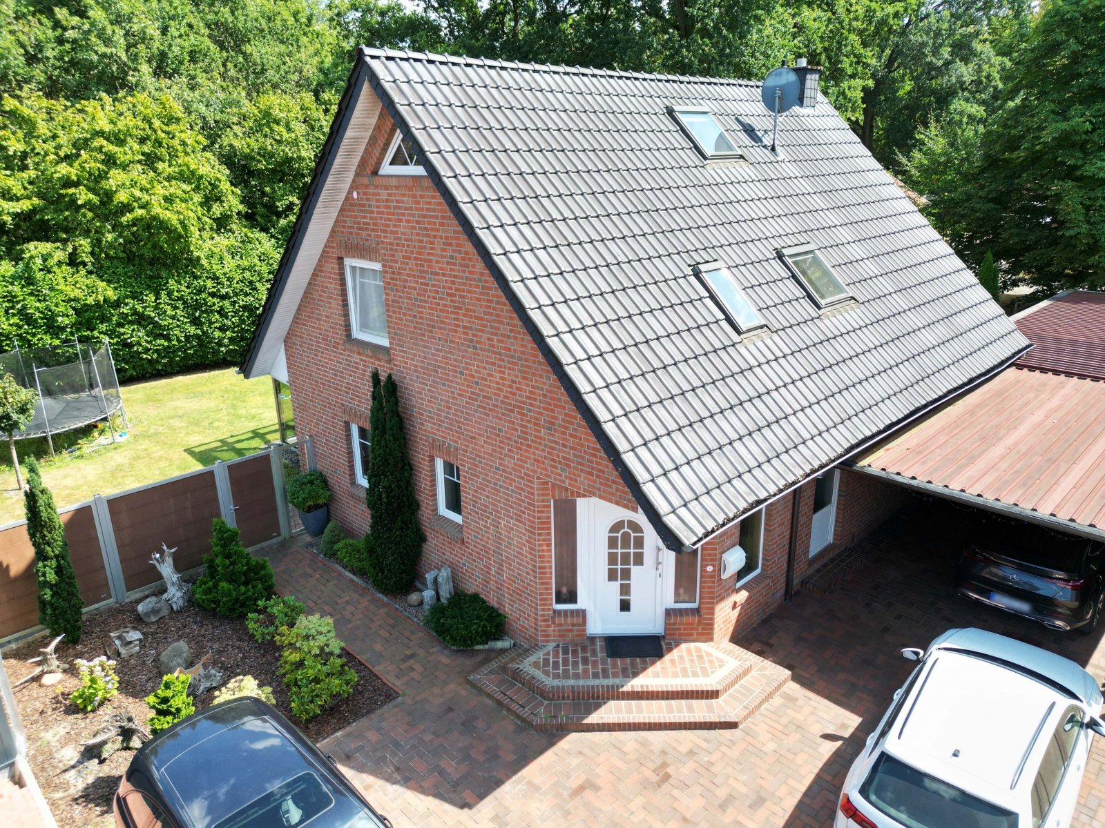 Lathen: Jetzt entdecken: Attraktives Einfamilienhaus mit Sommergarten Lathen: Jetzt entdecken: Attraktives Einfamilienhaus mit Sommergarten