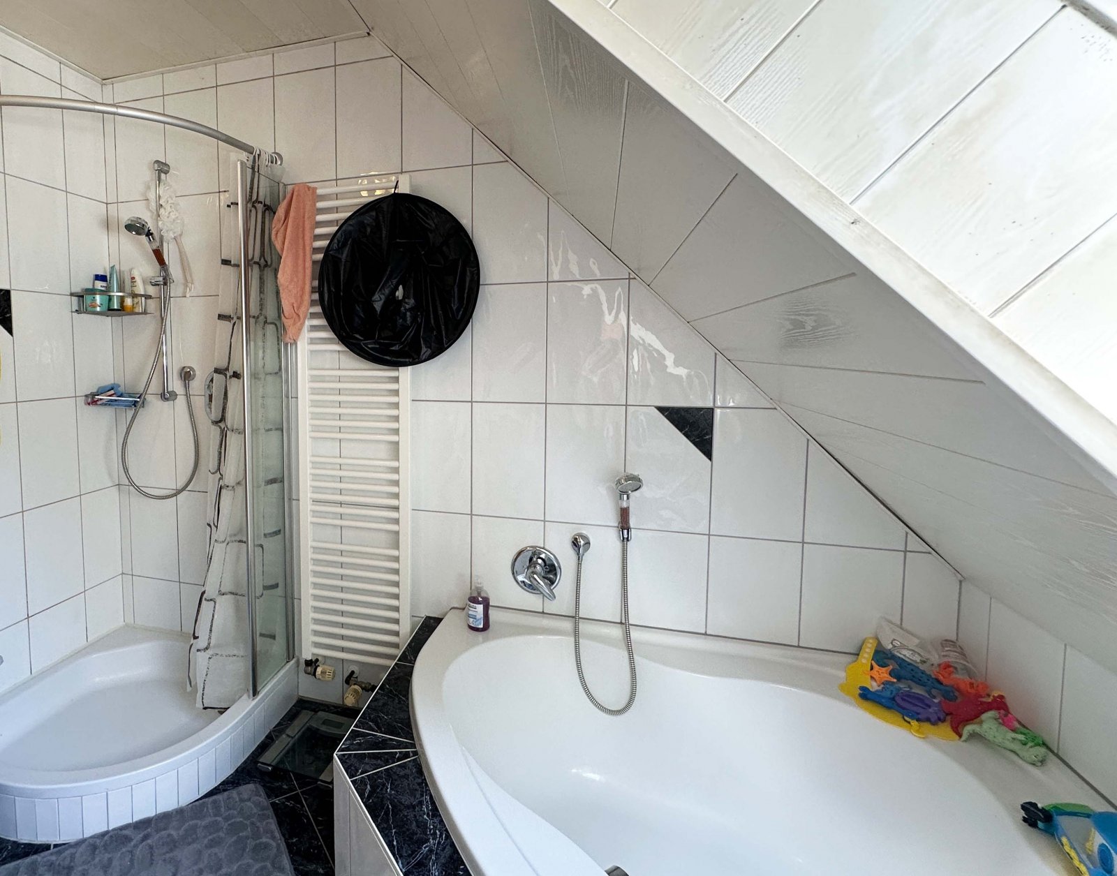 Badezimmer DG I Badezimmer DG I