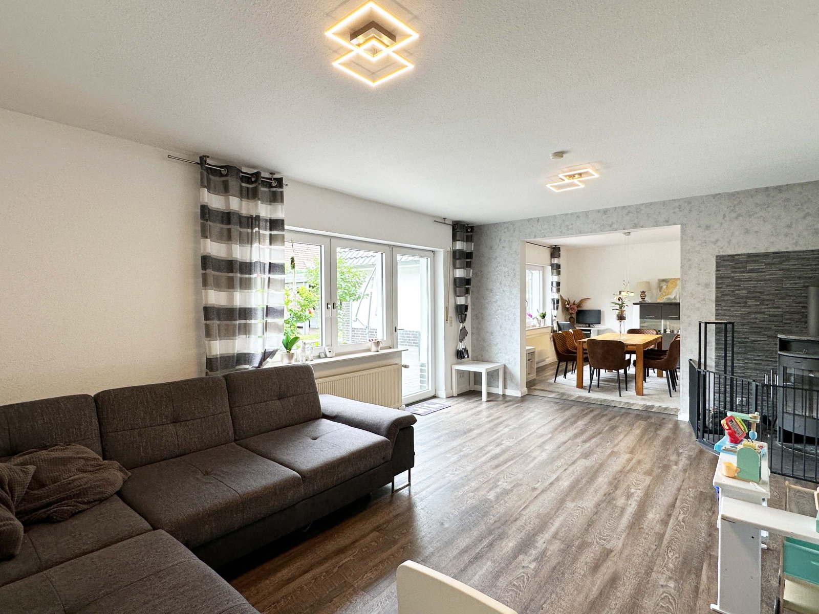 Wohn-Esszimmer Bild 1