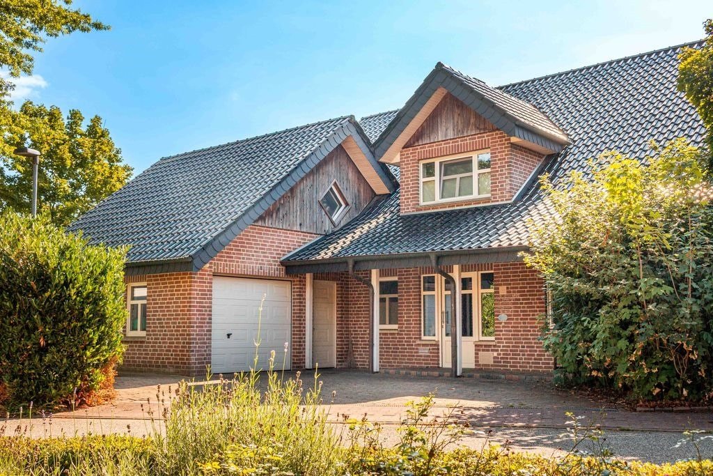 Nordhorn: Gepflegtes Einfamilienhaus mit großzügigem Raumangebot in Nordhorn Nordhorn: Gepflegtes Einfamilienhaus mit großzügigem Raumangebot in Nordhorn