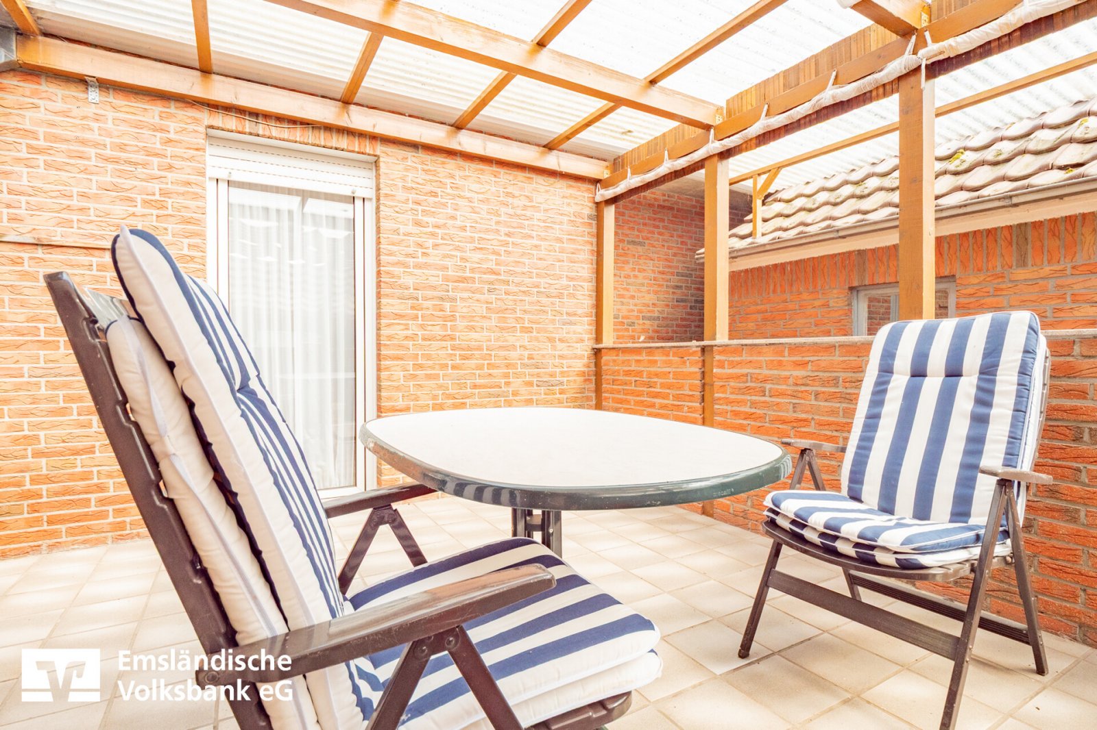 überdachte Terrasse