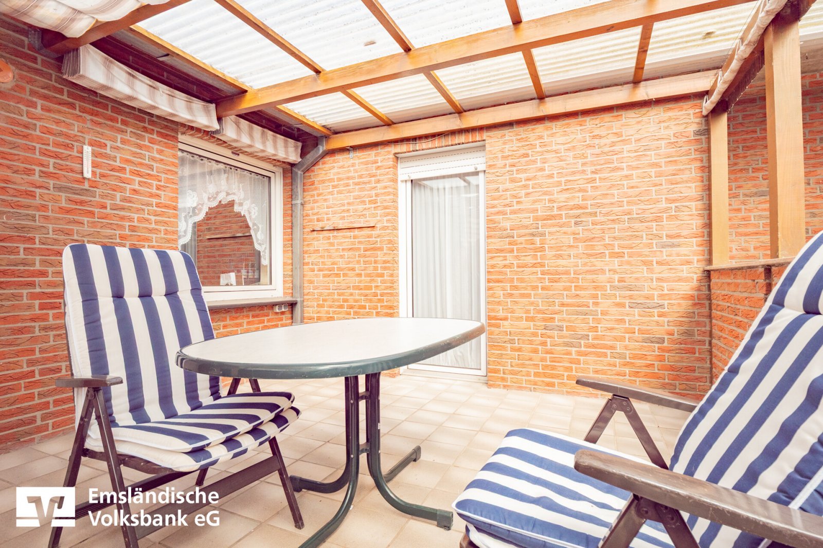 überdachte Terrasse