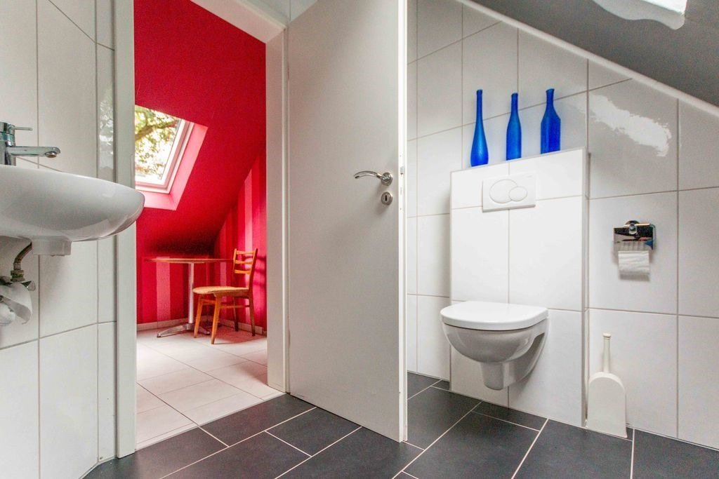 WC DG WC DG