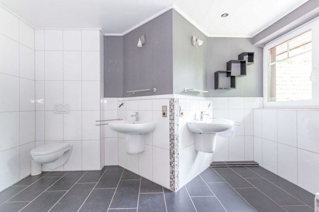 Badezimmer DG Badezimmer DG