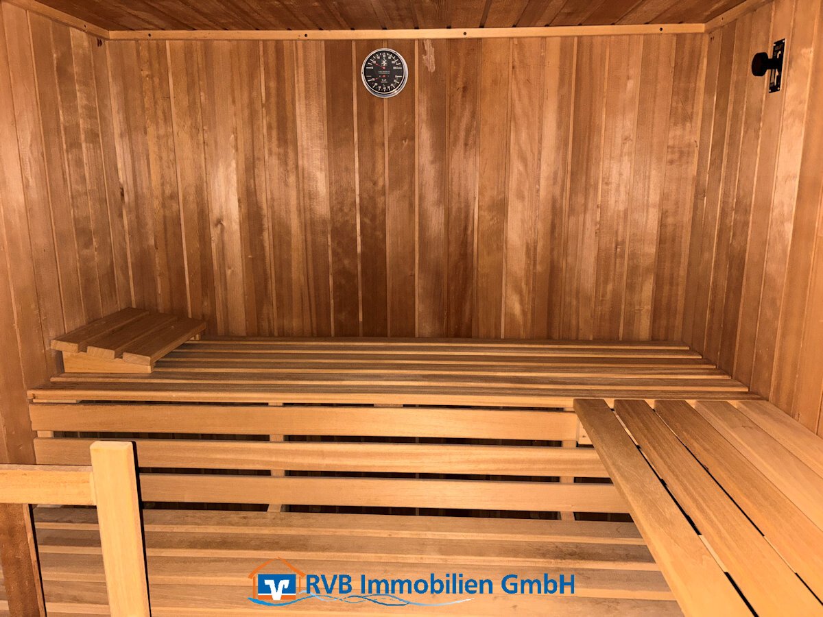 WE I: Sauna im Keller mit großer Dusche WE I: Sauna im Keller mit großer Dusche
