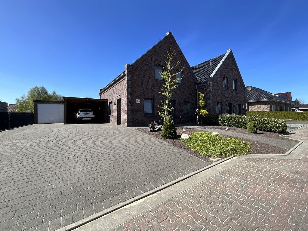 Straßenansicht Straßenansicht