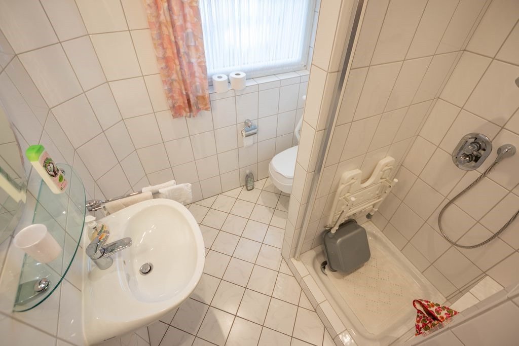 Badezimmer EG Badezimmer EG