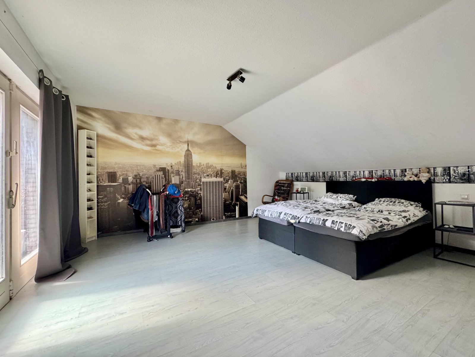 Elternschlafzimmer DG