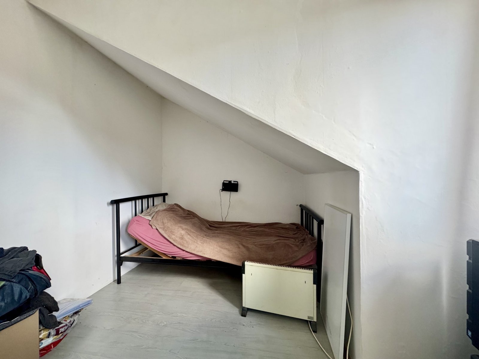 Schlafzimmer, DG