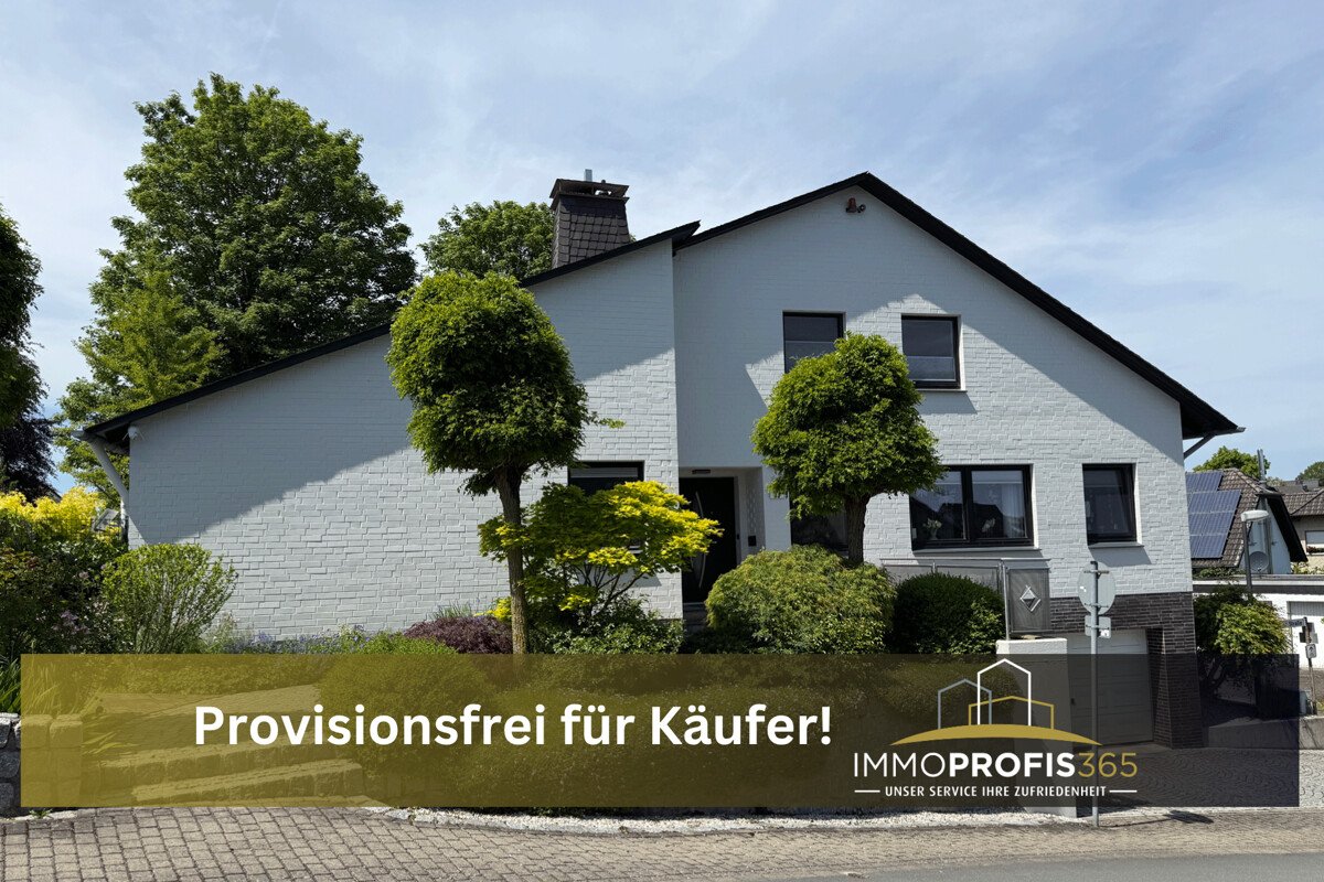 Warstein: Großzügiges Einfamilienhaus mit Indoor-Pool, Sauna und Weitblick in Warstein Warstein: Großzügiges Einfamilienhaus mit Indoor-Pool, Sauna und Weitblick in Warstein