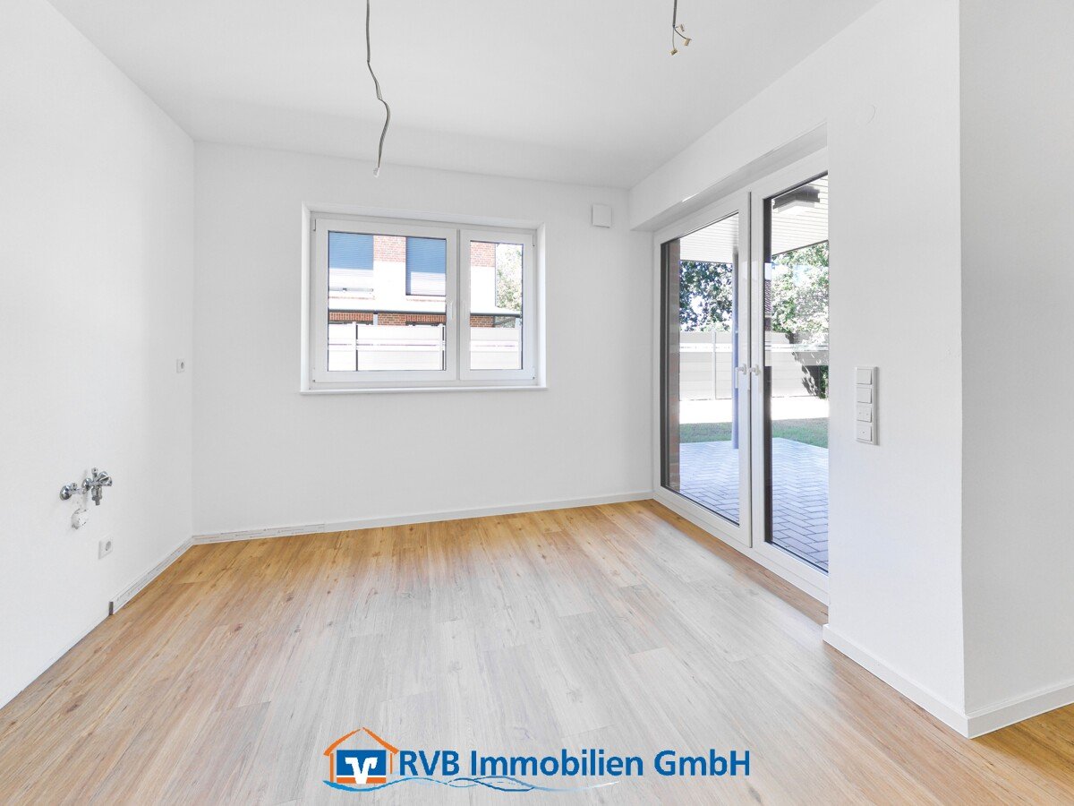 Wohn- und Esszimmer mit Küchenvorbereitung Wohn- und Esszimmer mit Küchenvorbereitung