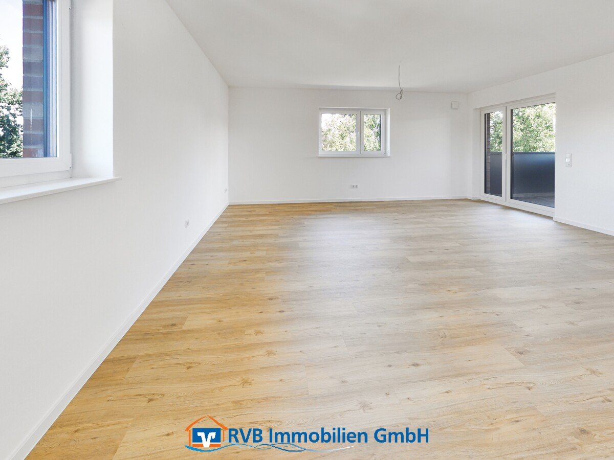 Wohn- und Esszimmer mit Zugang zum Balkon Wohn- und Esszimmer mit Zugang zum Balkon