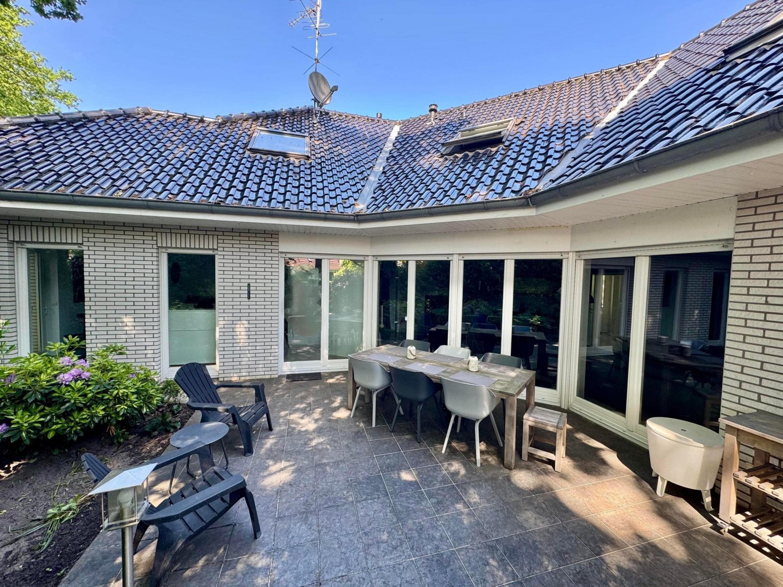 Rückansicht /Terrasse