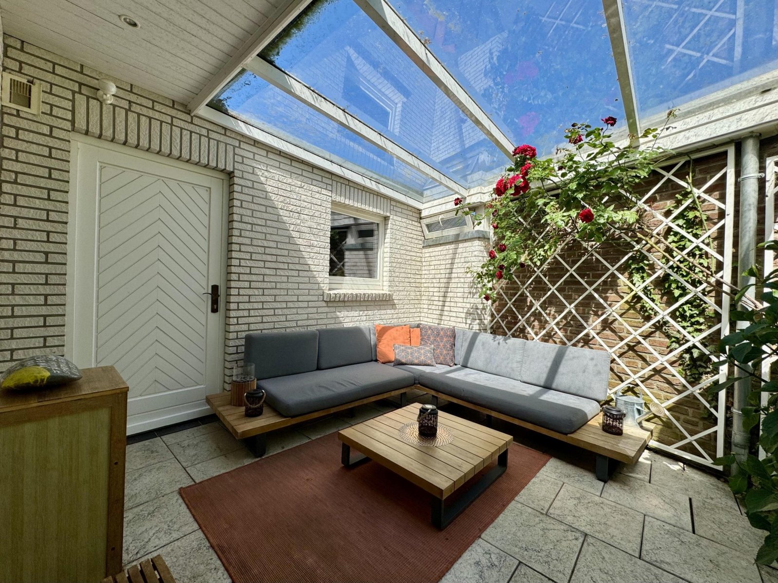 überdachte Terrasse