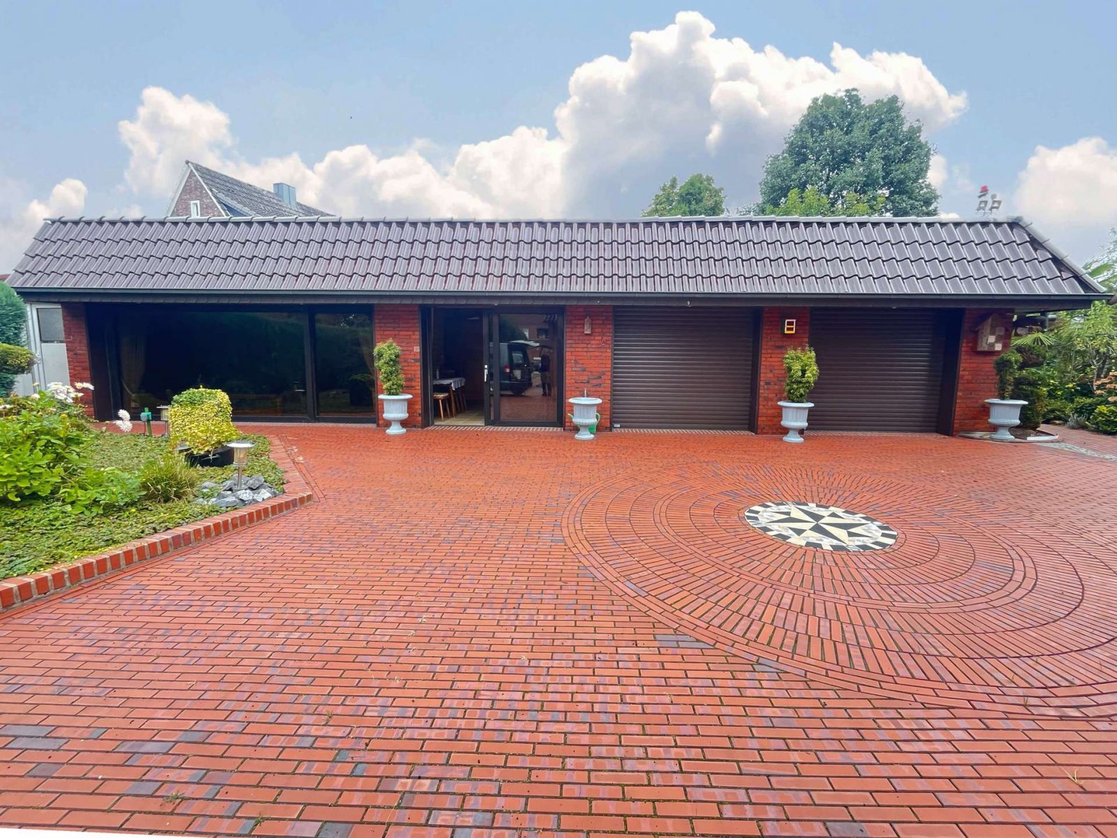 Garage mit Partyraum Garage mit Partyraum