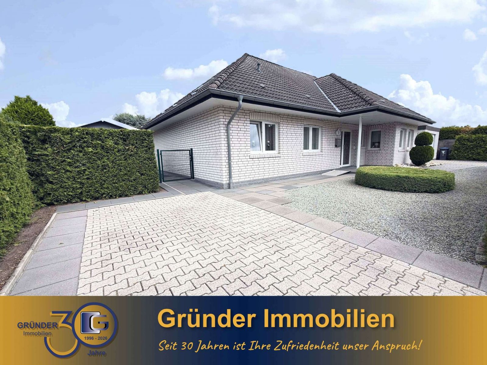 Weißer Bungalow in to Lage Weißer Bungalow in to Lage