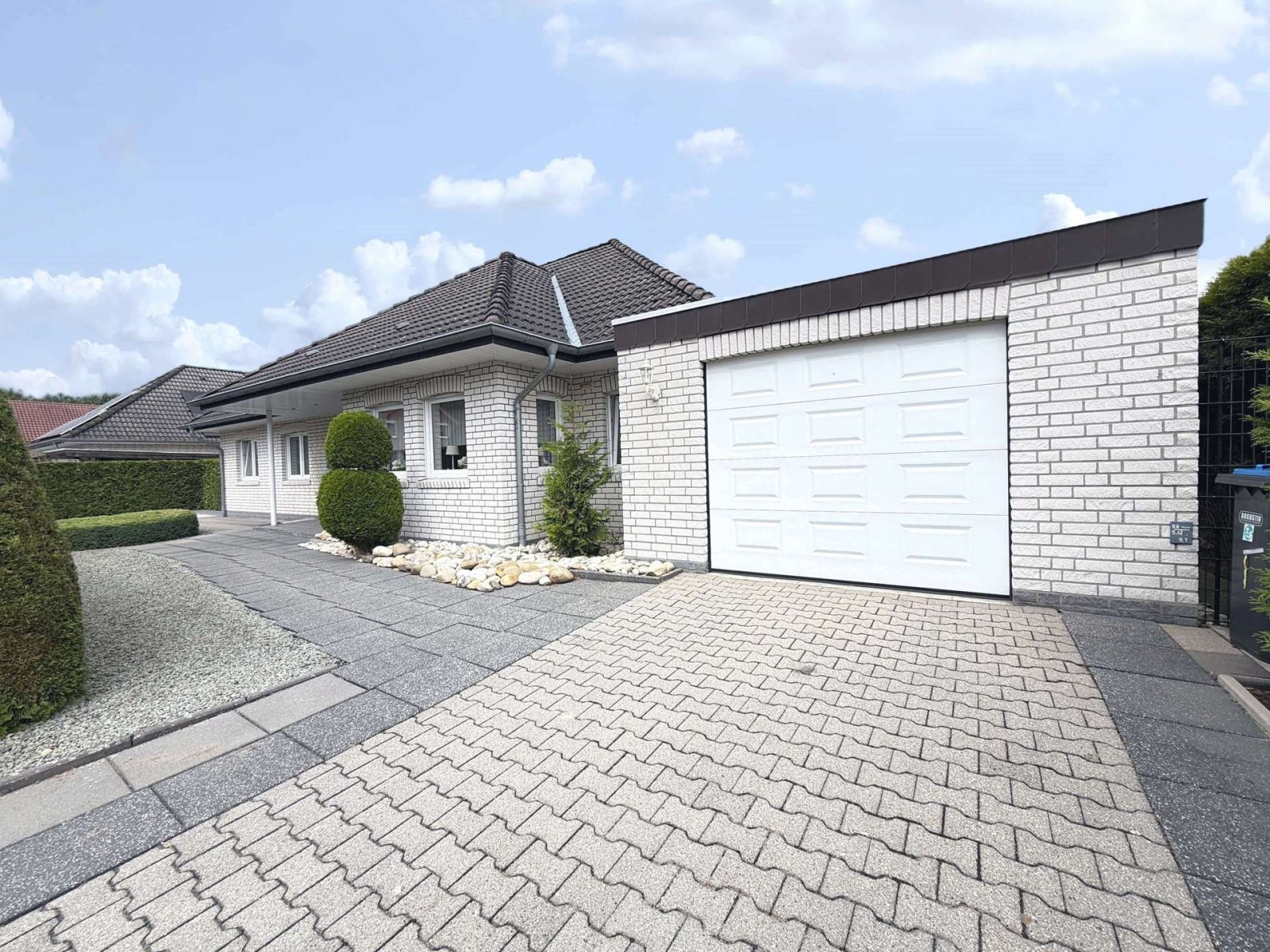 Haus mit Garage Haus mit Garage