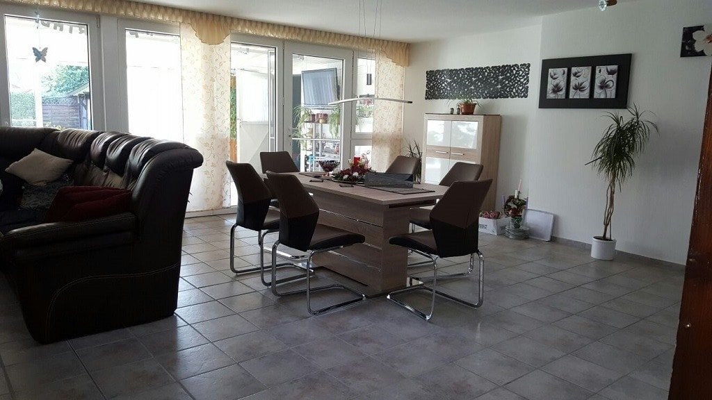 Wohn- / Esszimmer im Erdgeschoss Wohn- / Esszimmer im Erdgeschoss