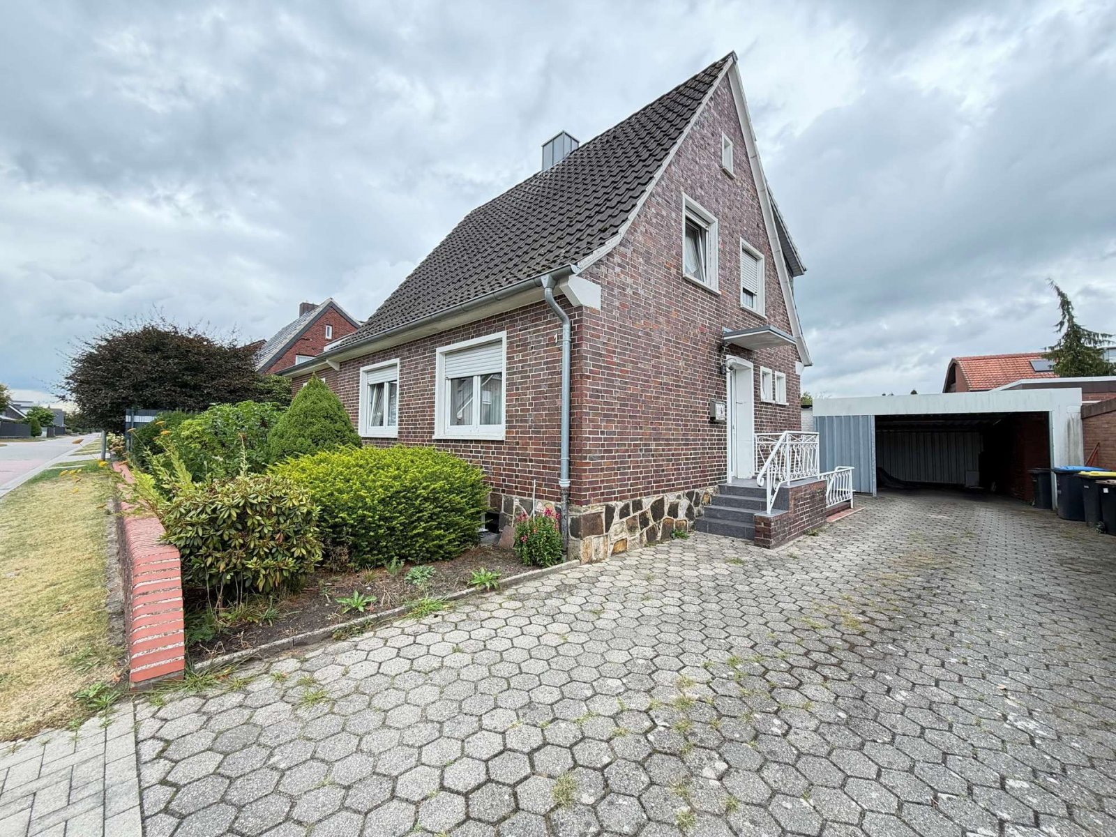 Haus mit Garage